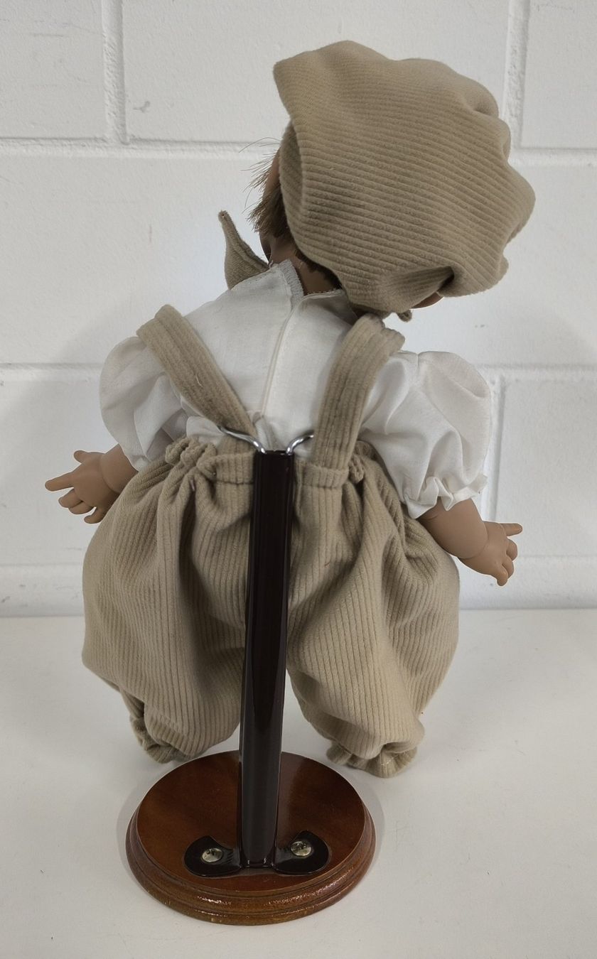 Poupées: Sammlerpuppe mit Ständer – D'occasion à Rüti ZH par Restwert_Rueti_ZH 3