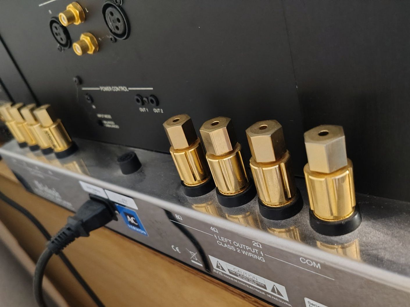 McIntosh Amplificateurs: Mcintosh MC 302 MX 121 set – D'occasion à Basel par Threemice 3