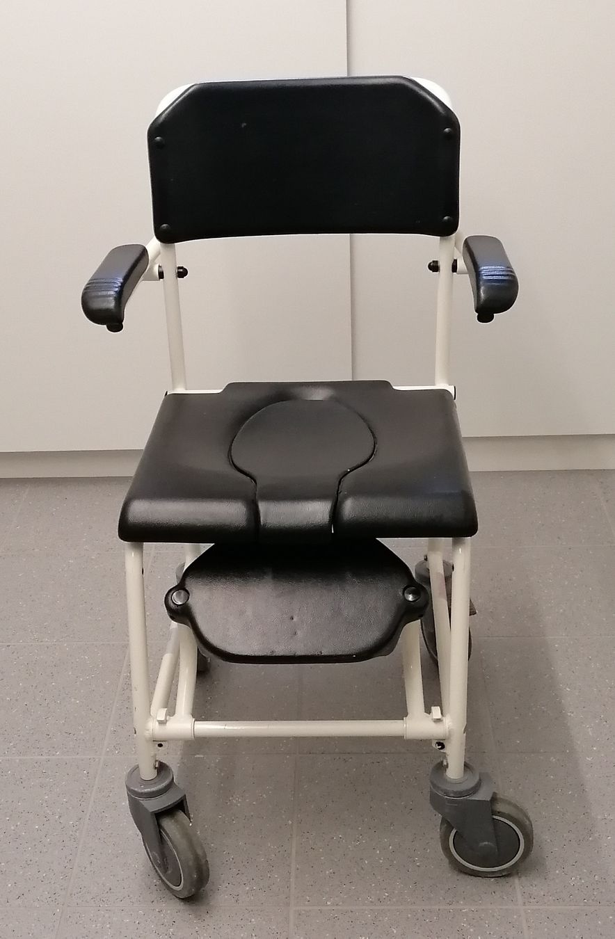 Stühle: Hygienestuhl Dusch-oder Nachtstuhl – Gebraucht aus Schwarzenegg von musi09