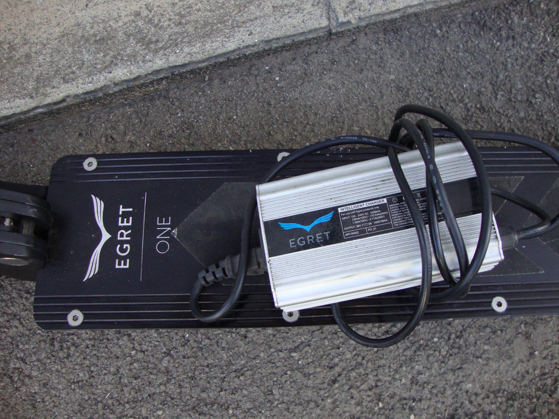 Kickboard: Elektro -Trottinett – Difettoso da Thun venduto da Velo-7 3