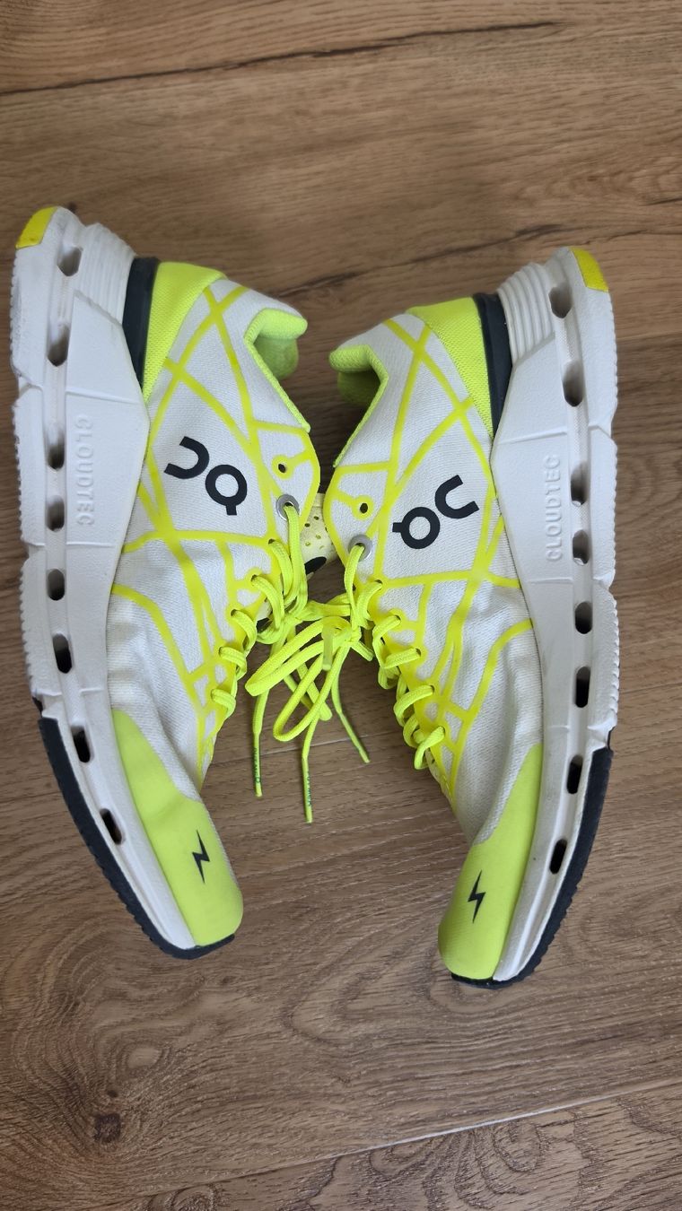 On Chaussures femmes: ON Cloudnova Z5 Neon/White  Grösse 37.5 – D'occasion à Mönchaltorf par nzhuravel 2