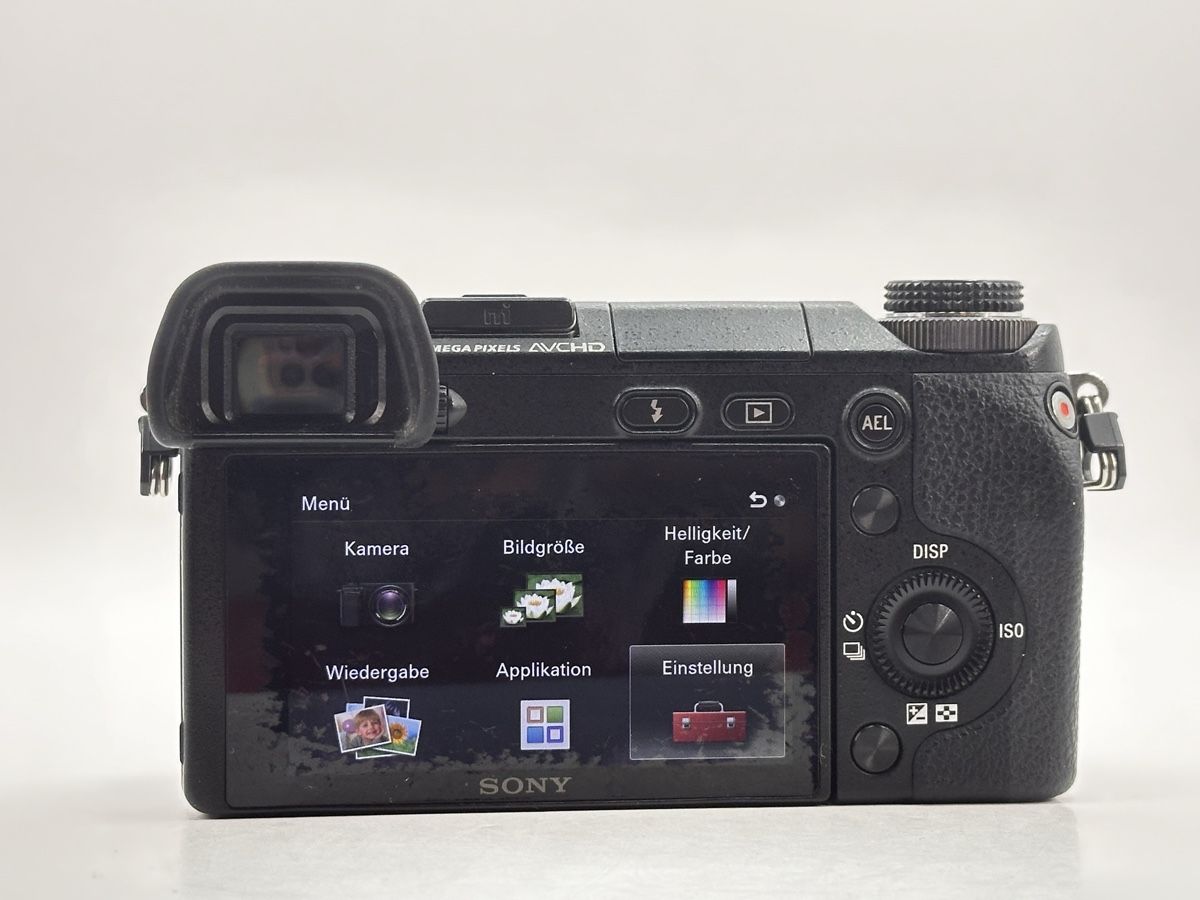 Sony Fotocamera: Sony nex 6 mit kosmetischem Fehler – Usato da Arbon venduto da Sed_9bj9 4