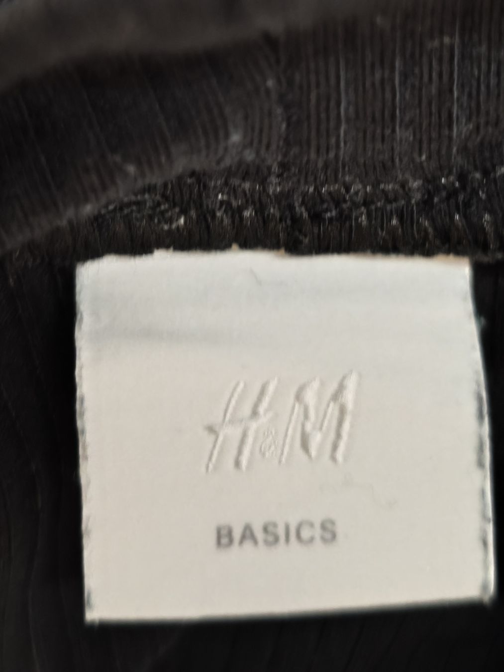H&M T-shirt: Schwarzes H&M Basic Shirt, Grösse XL, Top Zustand!  – Usato da Emmetten venduto da SecondhandSiska 3