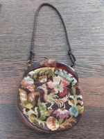 Vintage Handtasche, bestickt, Gobelin mit Bakelit-Verschluss