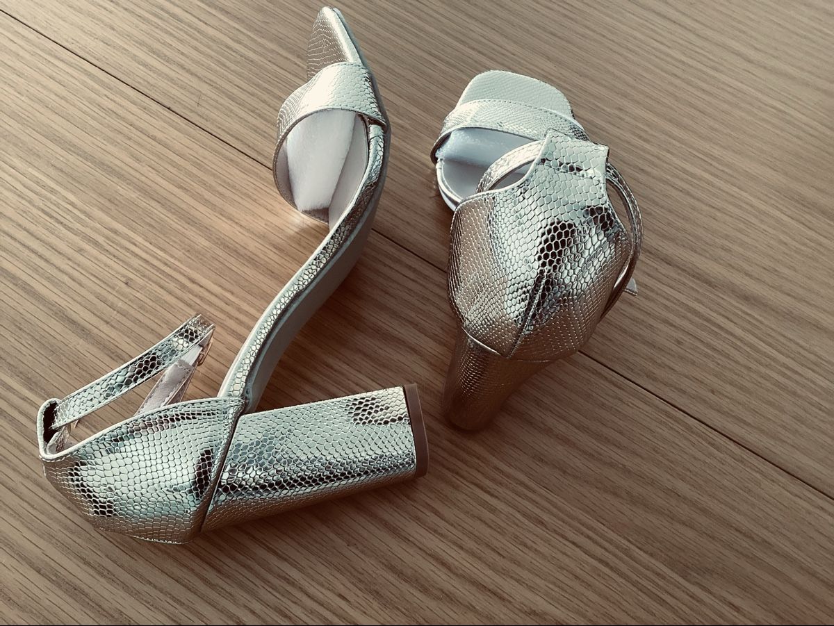 Damenschuhe: Riemensandalen Gold 39 – Neu (gemäss Beschreibung) aus Minusio von scotch111 2