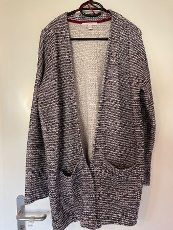 Esprit Strickjacke Gr. M Bouclé-Optik wie neu!