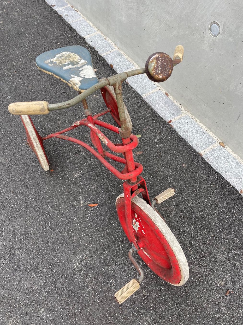 Veicoli per bambini: schönes altes Dreirad – Usato da Neunkirch venduto da autoscooter57 5