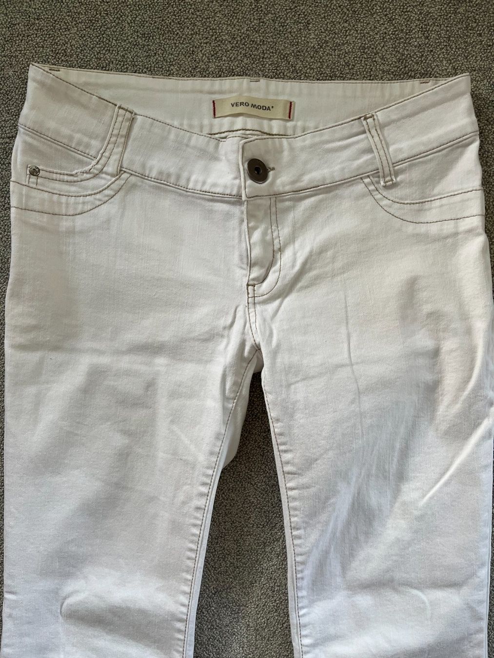 Vero Moda Jeans: Weisse Jeans Vero Mode Gr 42 – Usato da Rekingen AG venduto da Barmaleus 1