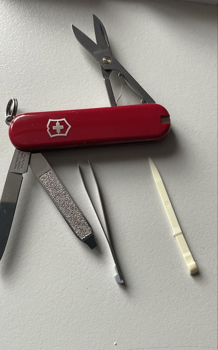 Victorinox Couteaux de poche: Victorinox Classic SD Rot mit Verpackung  – Neuf avec emballage d'origine à Einsiedeln par Vroni3 2