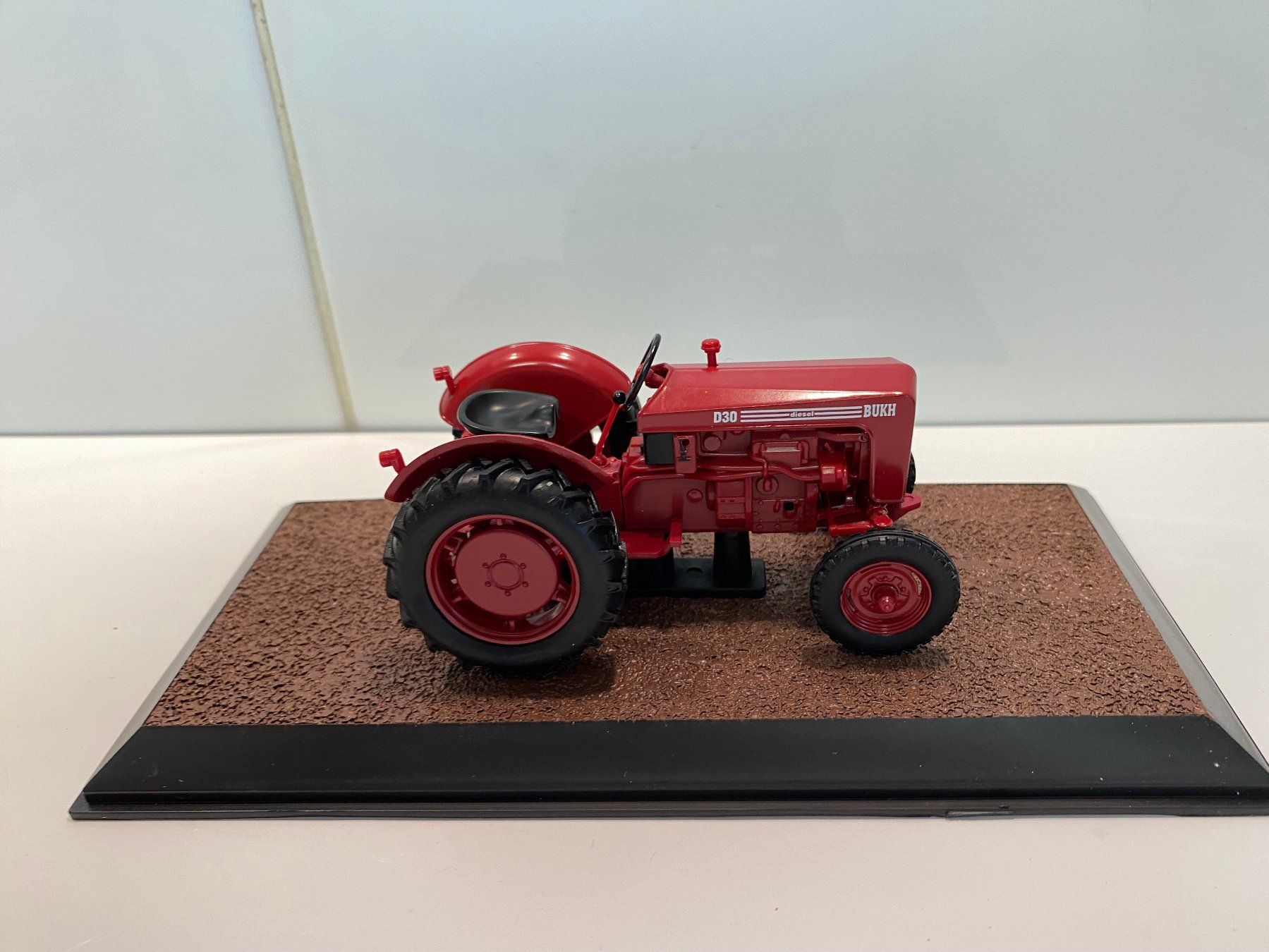 Kit di modellismo & Modellini statici: Traktor Bukh D30 1-32 ATLAS 186 – Nuovo e nell'imballaggio originale da Stäfa venduto da thebrand 2