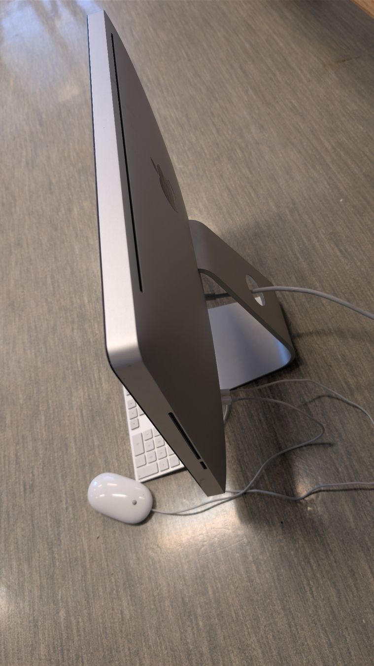 Apple PC: iMac  – Usato da Fribourg venduto da Haergottsgueegeli 2