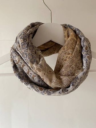 Schals, Halstücher, Damen III