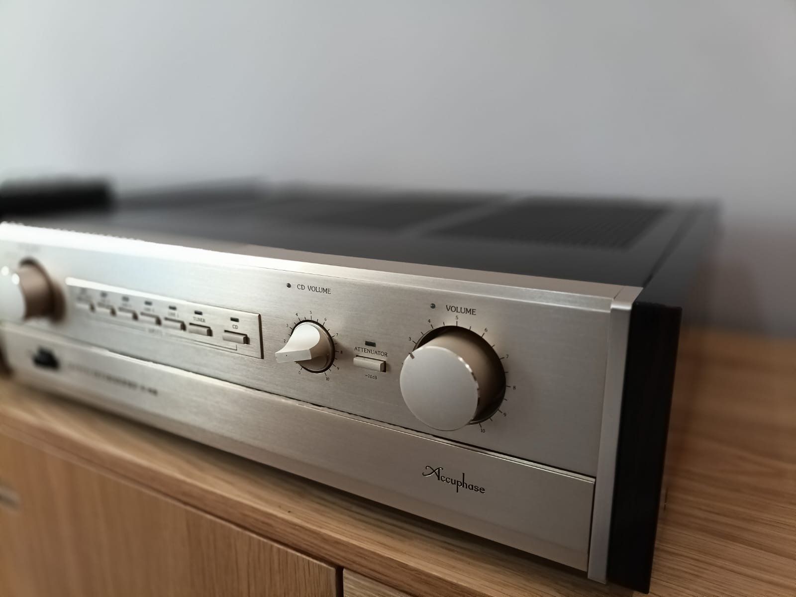 Accuphase Amplificatori: Accuphase C 202 - Vorverstärker – Usato da Basel venduto da Threemice