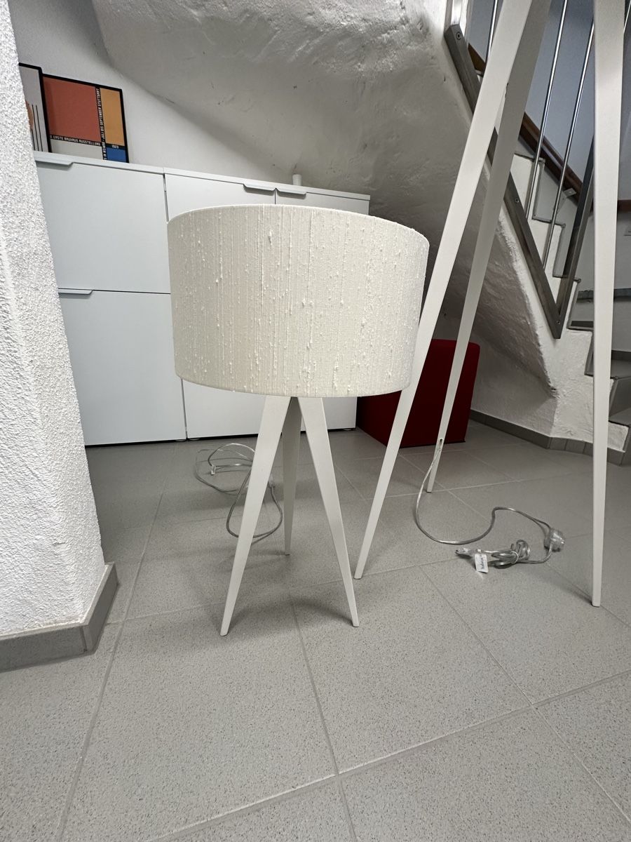 Lampade: Set Stehlampen weiss Stativ Lampen – Usato da Rorbas venduto da n.buechi 1
