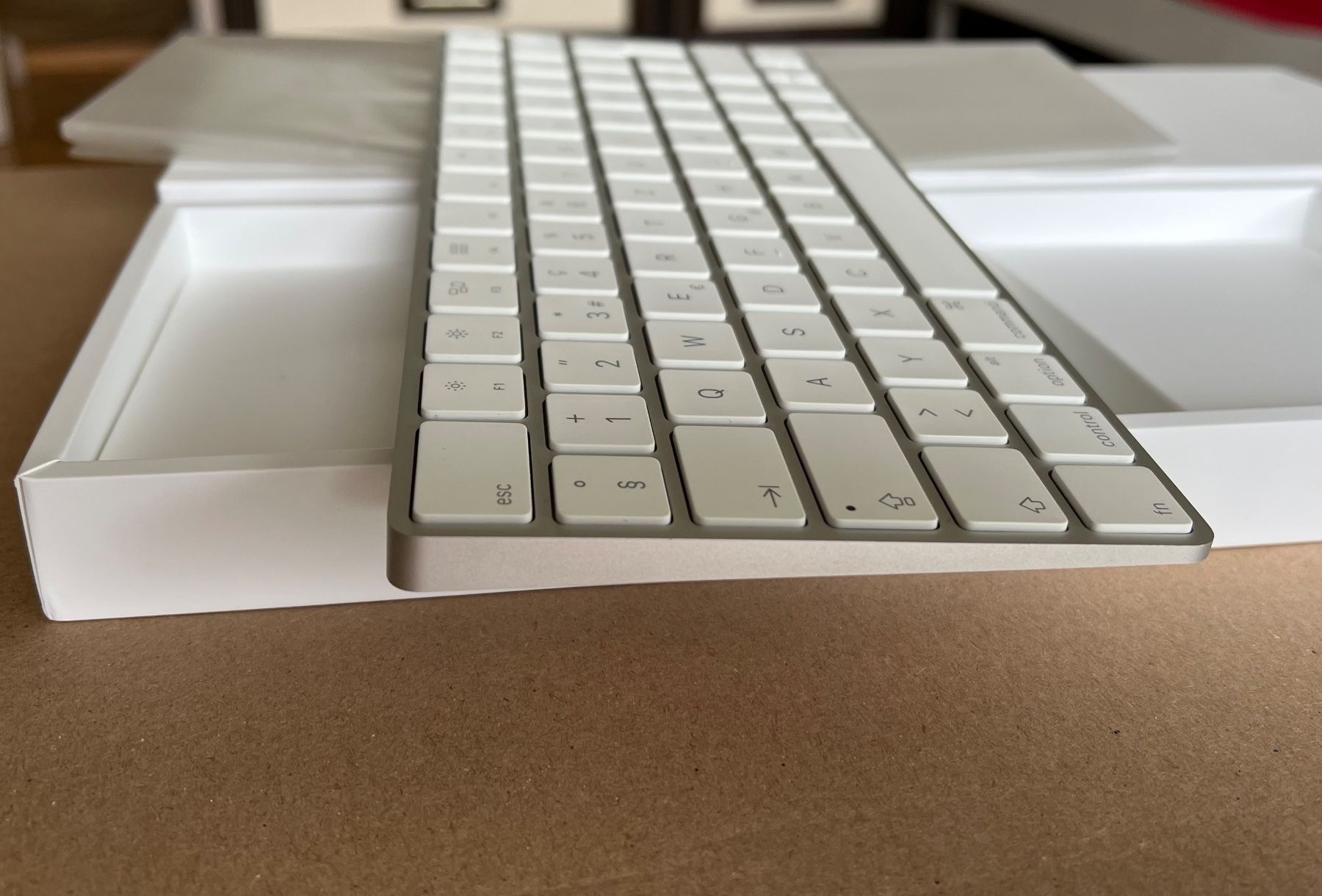 Apple Sonstiges zu Computer & Netzwerk: APPLE MAGIC KEYBOARD CH-DE – Gebraucht aus Siebnen von  4
