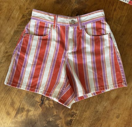 Shorts Zara rayees rouge violet blanc taille 32