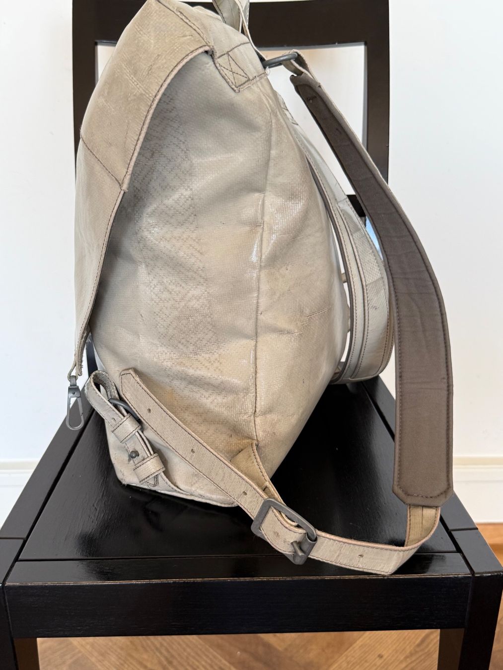 Freitag Sacs à dos: Freitag Rucksack hell grau – D'occasion à Zürich par Midcentury 3