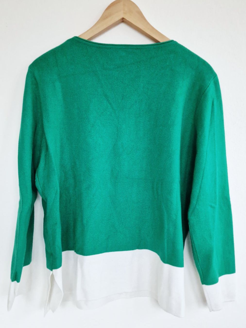 Pulls & Sweat-shirts: Damen Pullover TESE Gr. M Grün mit Weissem Bund – D'occasion à Hallau par CHACLA 2
