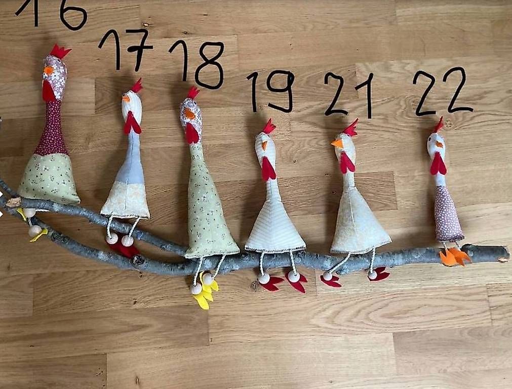 Tutte le decorazioni: Stoffhühner – Usato da Chur venduto da Icarolina 2