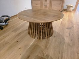 Runder Couchtisch aus Eichenholz in gutem Zustand