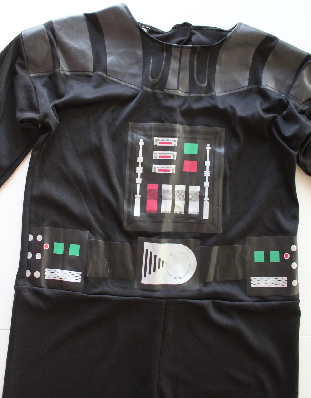 Costumi: Costume Star Wars Darth Vader t.5 - 6 ans – Usato da Peseux venduto da CoolShoping 3