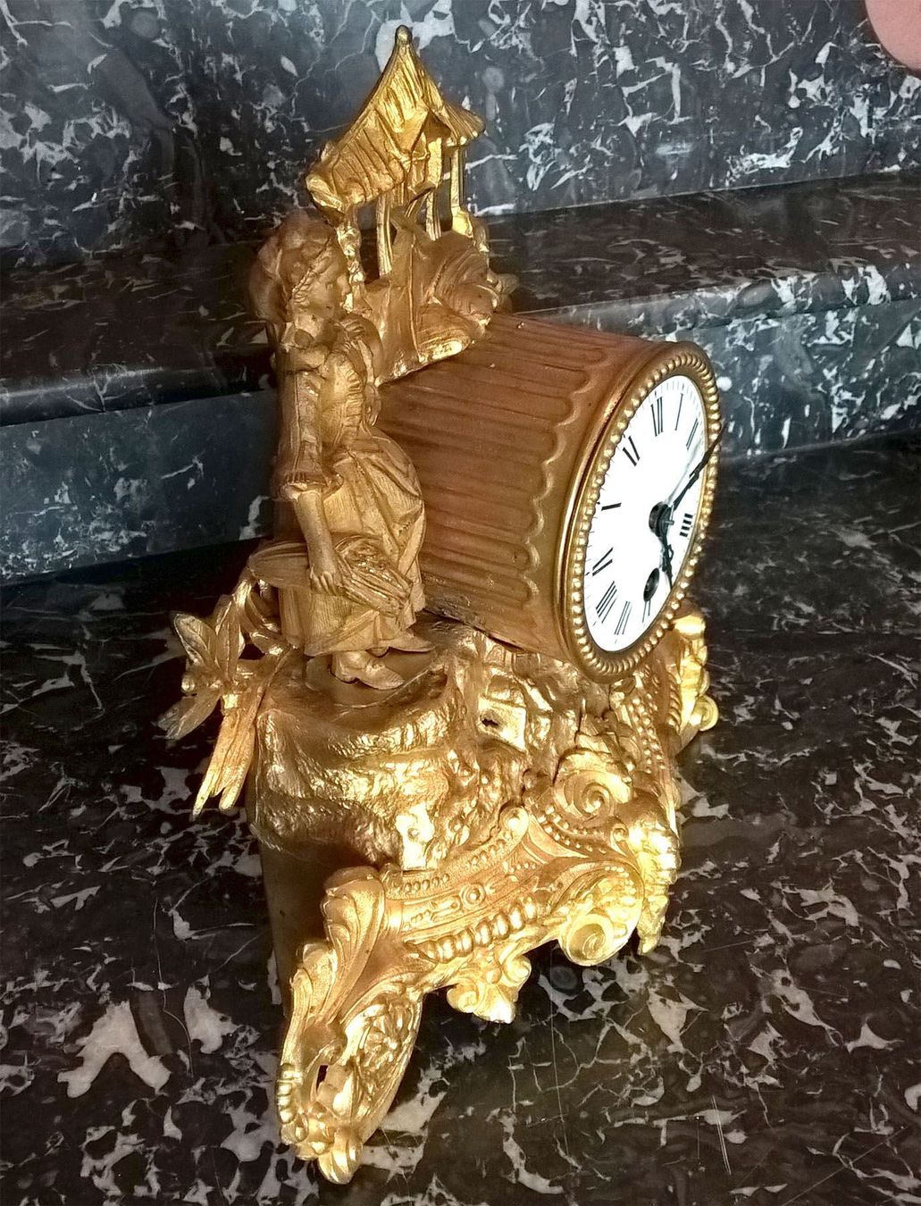 Orologi da terra & Orologi da parete: antike Pariser Kamin-/Buffet-Pendeluhr – Usato da Meggen venduto da Trouvaillen 5