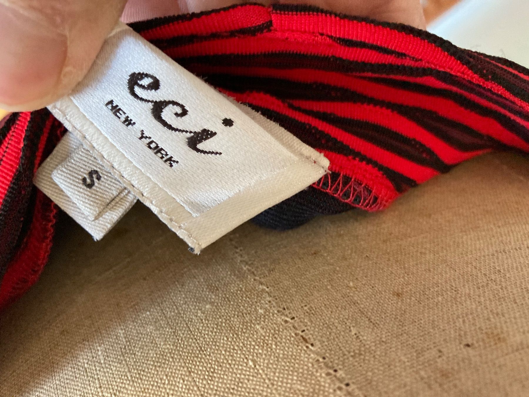 Vestiti: Jupe rouge et noire taille S 36-38 – Usato da Genève venduto da ct_fqr8 2