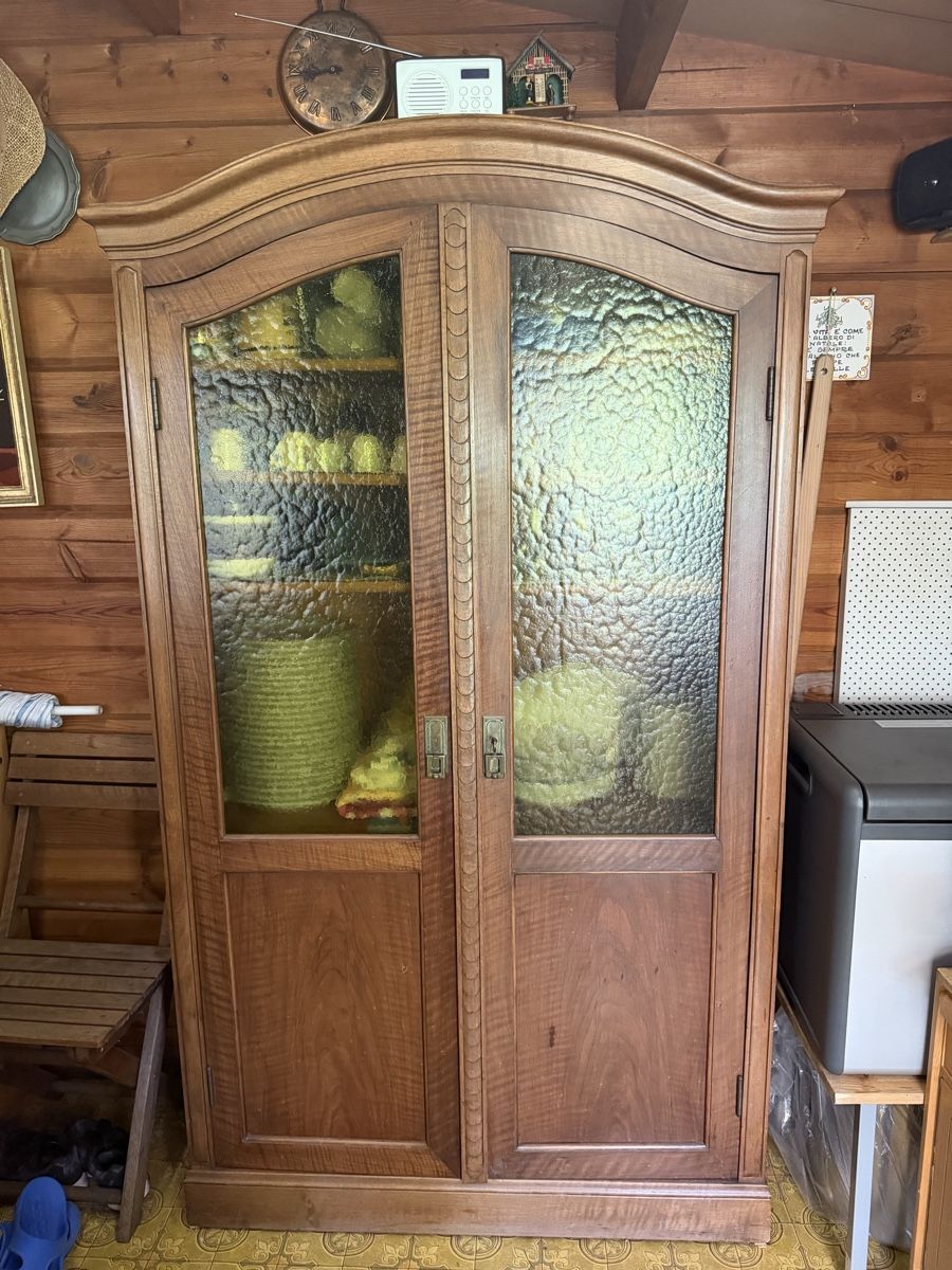 Armadi: Antiker Glasschrank Buffet Vitrine Design – Usato da Itingen venduto da Granini_93