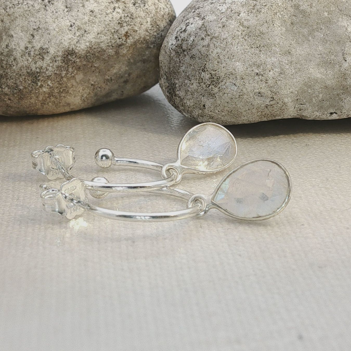 Olga Ribler Ohrringe & -stecker: Sterling Silber 925 Halbcreolen mit Mondstein – Neu (gemäss Beschreibung) aus Luzern von Schmuckoutlet 2