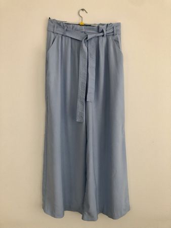 Hellblaue weite Hose, Reserved, Gr S