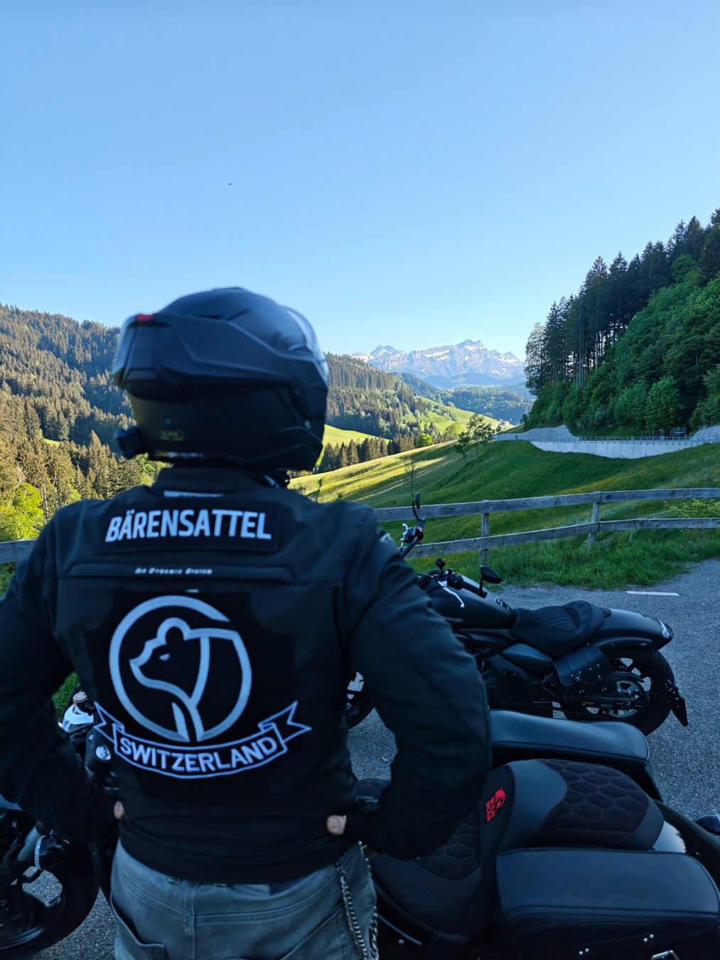 Toppe: Biker Patch 'Switzerland' von Bärensattel – Nuovo e nell'imballaggio originale da Balgach venduto da Mokusodan 1
