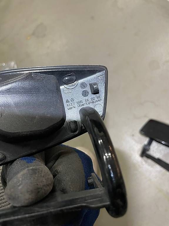 Tutti pezzi di ricambio auto: Mercedes CLA Scheinwerfer Abdeckung Rechts und Links – Usato da Arbon venduto da dor_69vv 1