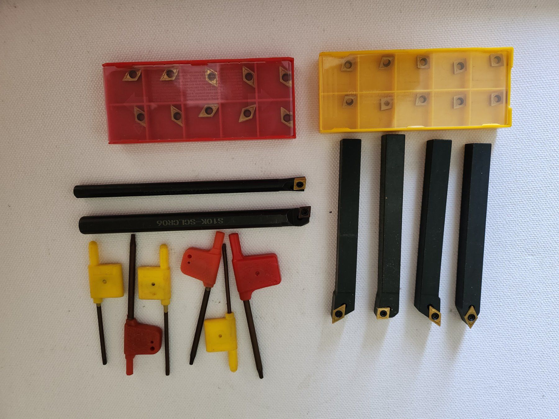 Tutti gli attrezzi: SORTIMENT HM-WENDEPLATTEN DREHSTÄHLE, SCHAFT 7 & 10mm – Nuovo (secondo la descrizione) da Romanshorn venduto da Legere8 1