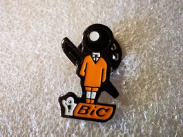 Ansteckpin 2: BiC