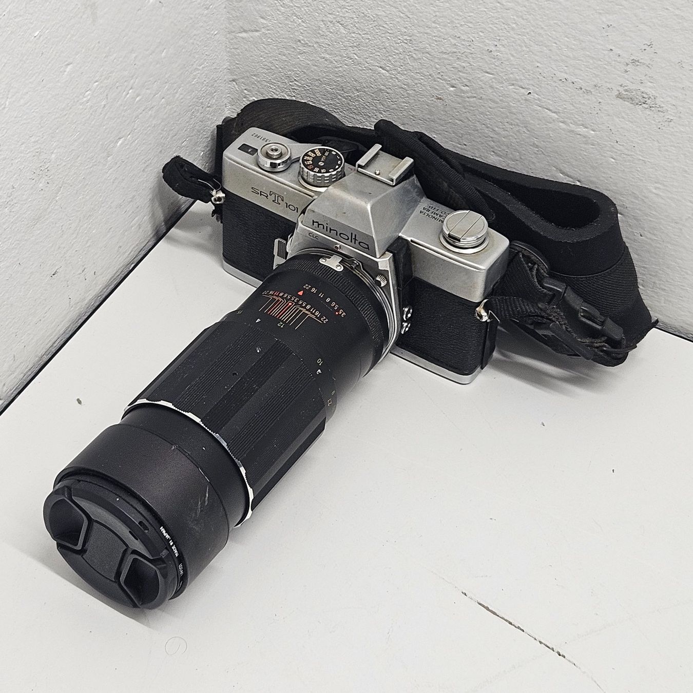 Minolta Fotocamera: Minolta SRT 101 gem. Bilder! – Usato da Niederdorf venduto da LeptonAG 3