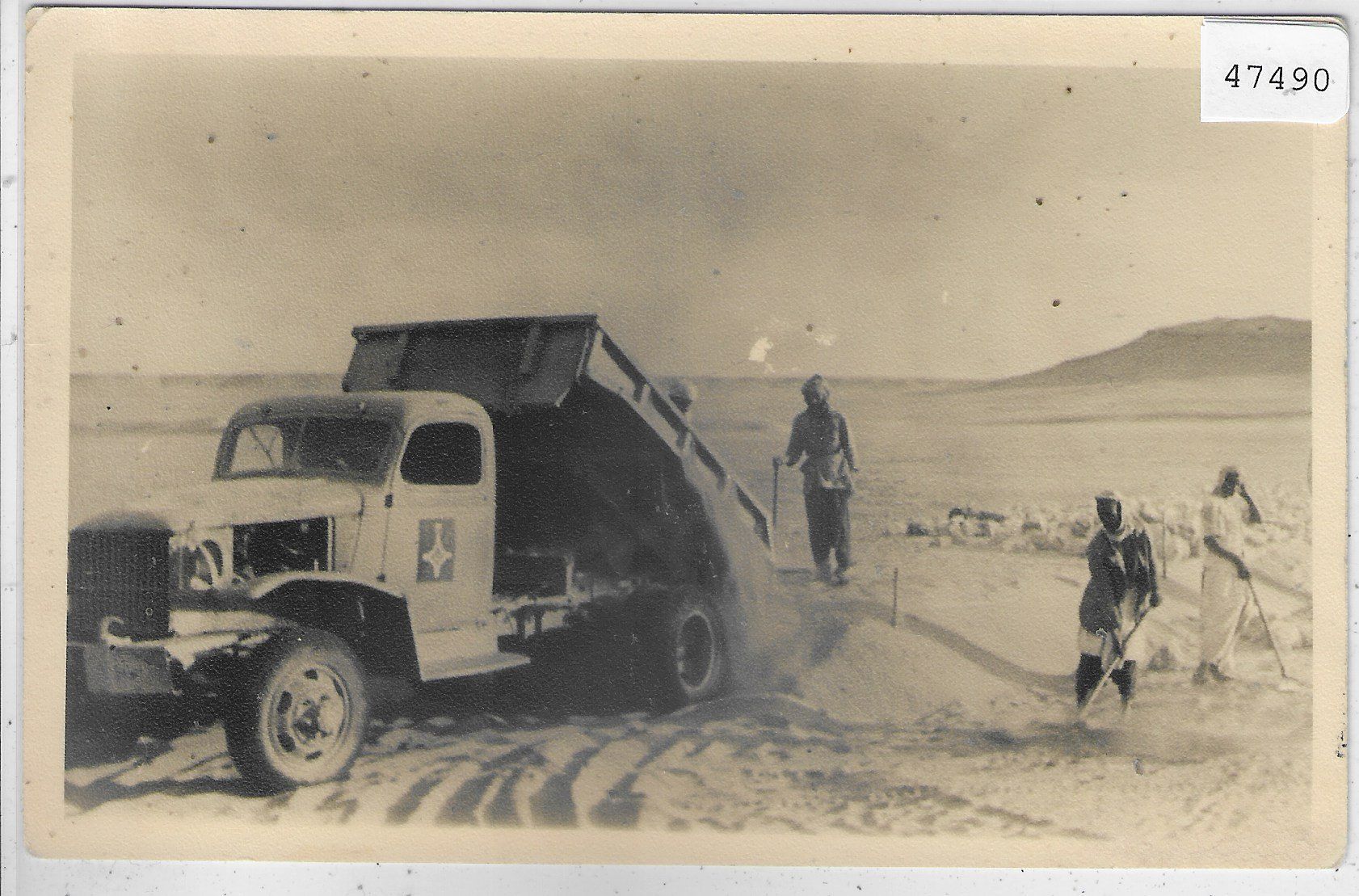 Cartoline postali: Sandarbeit in der Wüste - LKW – Usato da Ettingen venduto da Kartenplanet
