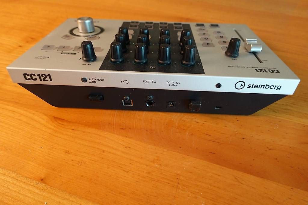 Console di mixaggio: Yamaha CC121 - DAW-Controller – Usato da Ortschwaben venduto da Hephaistos01 1