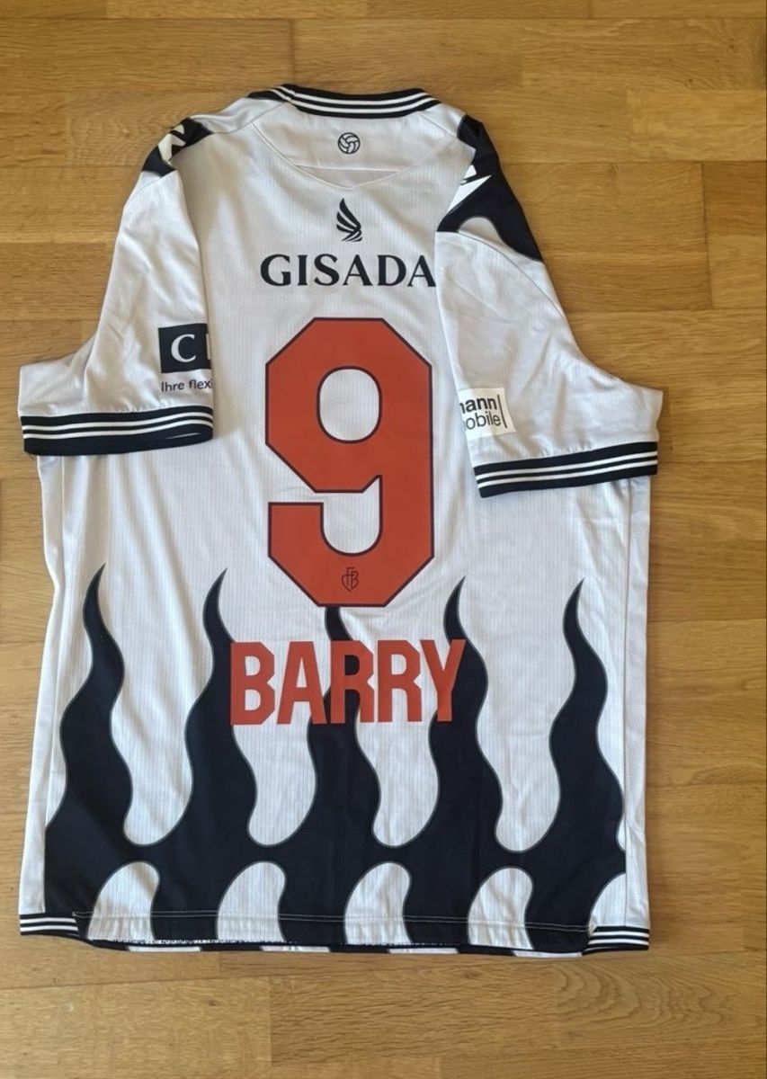 Canottiere & Pantaloni: Fc Basel Meistershirt Barry – Nuovo (secondo la descrizione) da Basel venduto da kleinerprinz