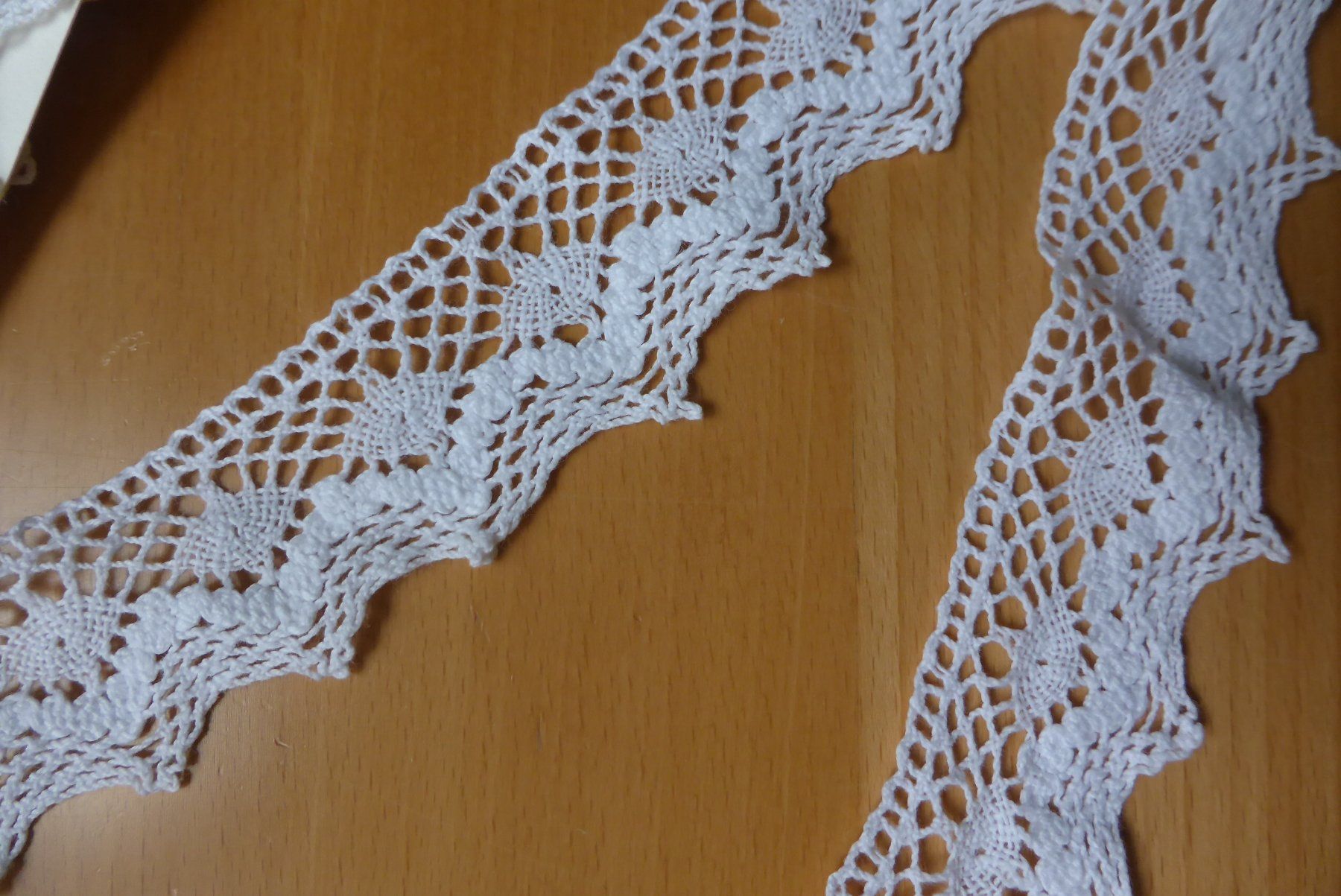 Stoffe: Altes Spitzentuch weiss - 2 x 52 cm – Neu (gemäss Beschreibung) aus Brunnadern von pinkfaden 1