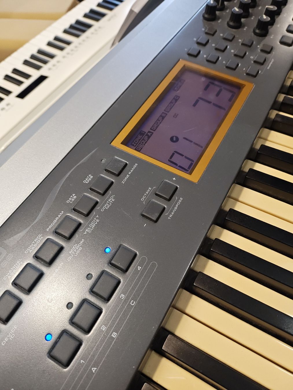 M-Audio Strumenti musicali: M-Audio Keystation Pro 88 Controller älterer Jahrgang – Usato da Winterthur venduto da Winti-Piano 2