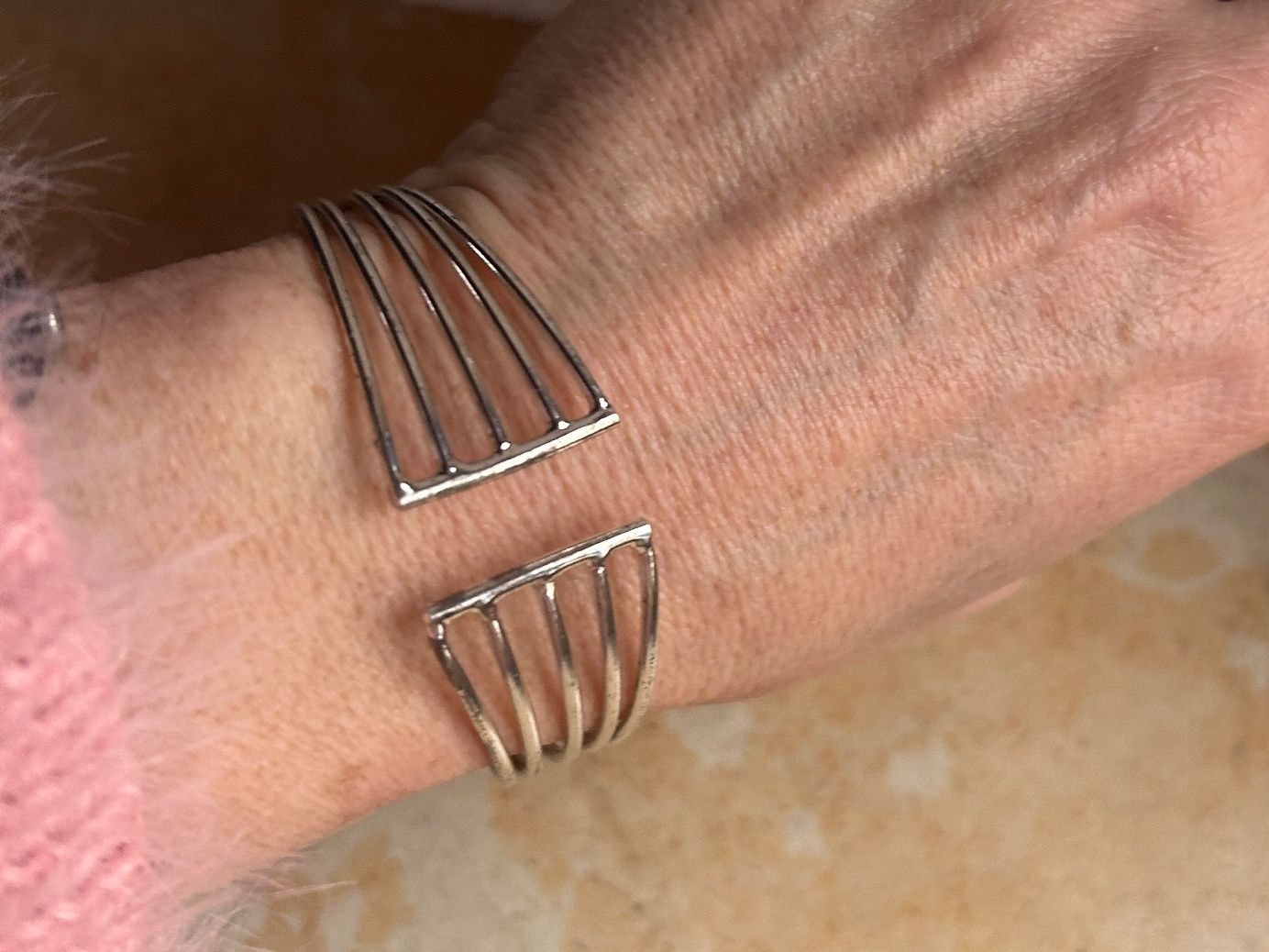 Bracciali & Braccialetti: Silberfarbiger Armreif (standardgrösse) – Usato da Dittingen venduto da Bellevista 2