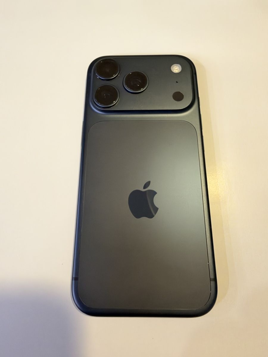 Apple Telefoni cellulari / Smartphones: iPhone 17 Pro mit Glasbruch – Technisch einwandfrei! – Difettoso da Salgesch venduto da Motecito 3