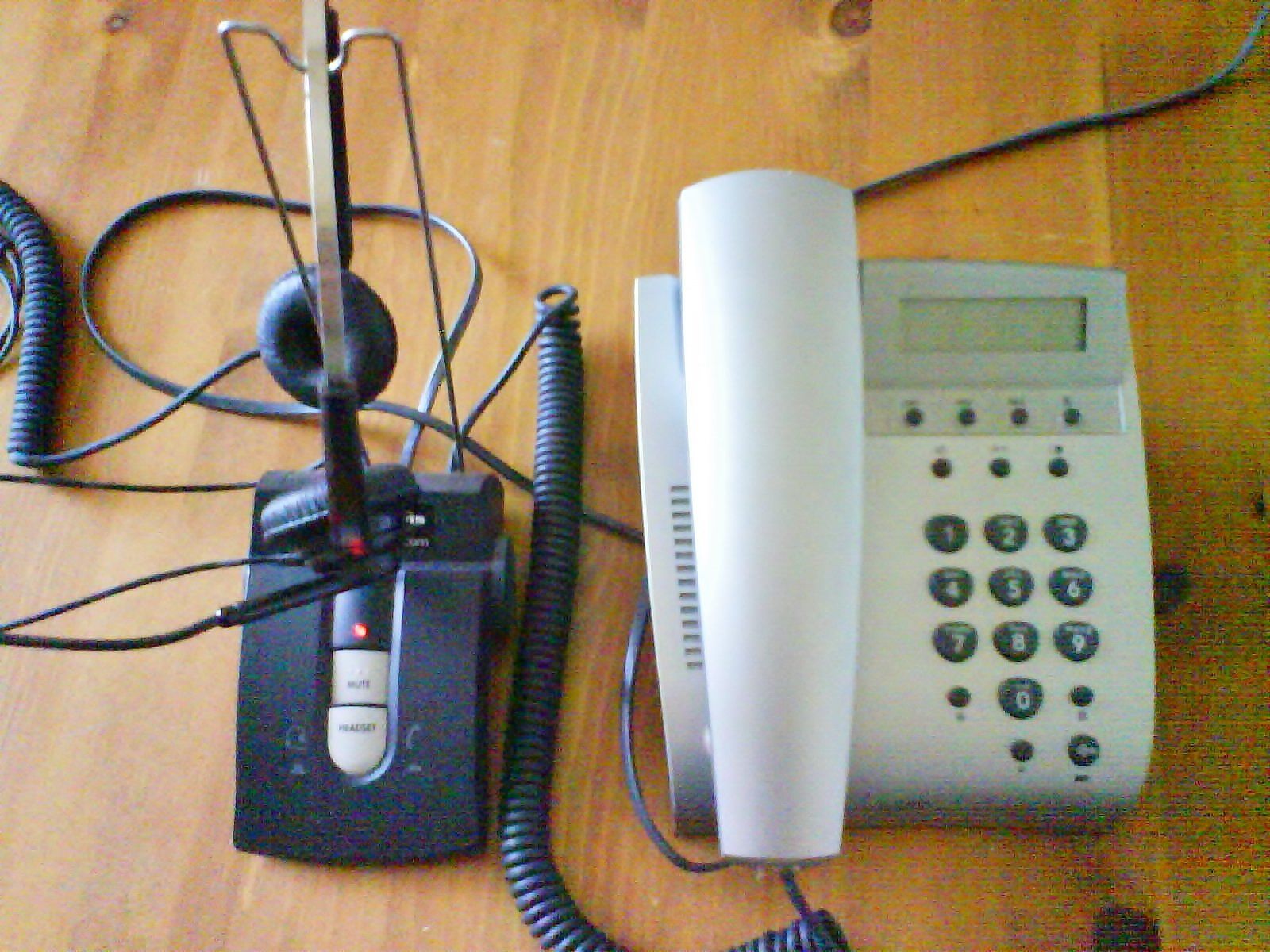 Doro Telefoni: Telefon komplett mit Headset und Verstärker – Nuovo e nell'imballaggio originale da Reinach AG venduto da softwareladen 8