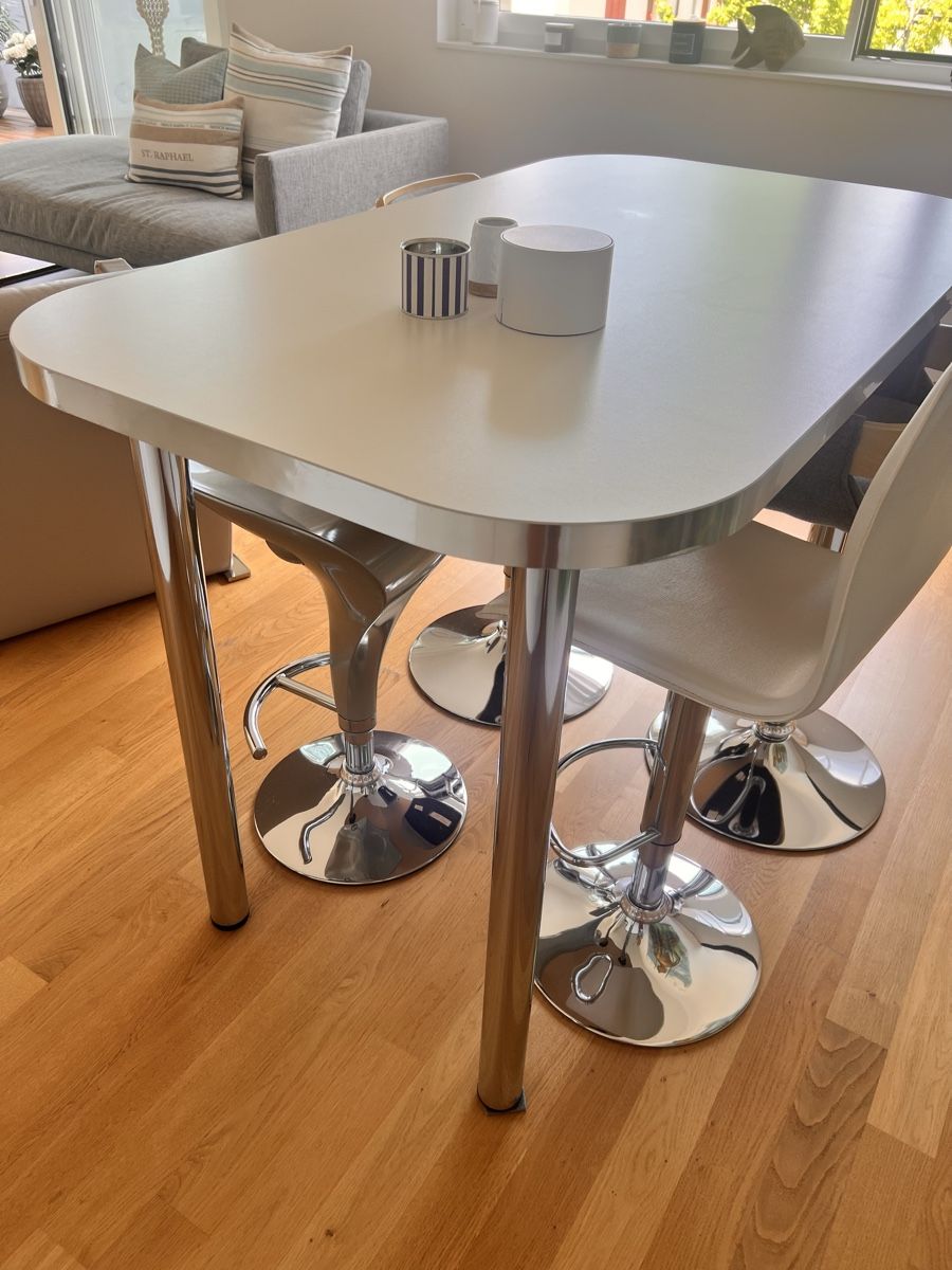 Set di tavolo e panche: Tisch & 6 Stühle - weiss & modern - Stil Bar – Usato da Steinhausen venduto da Cilou1 2