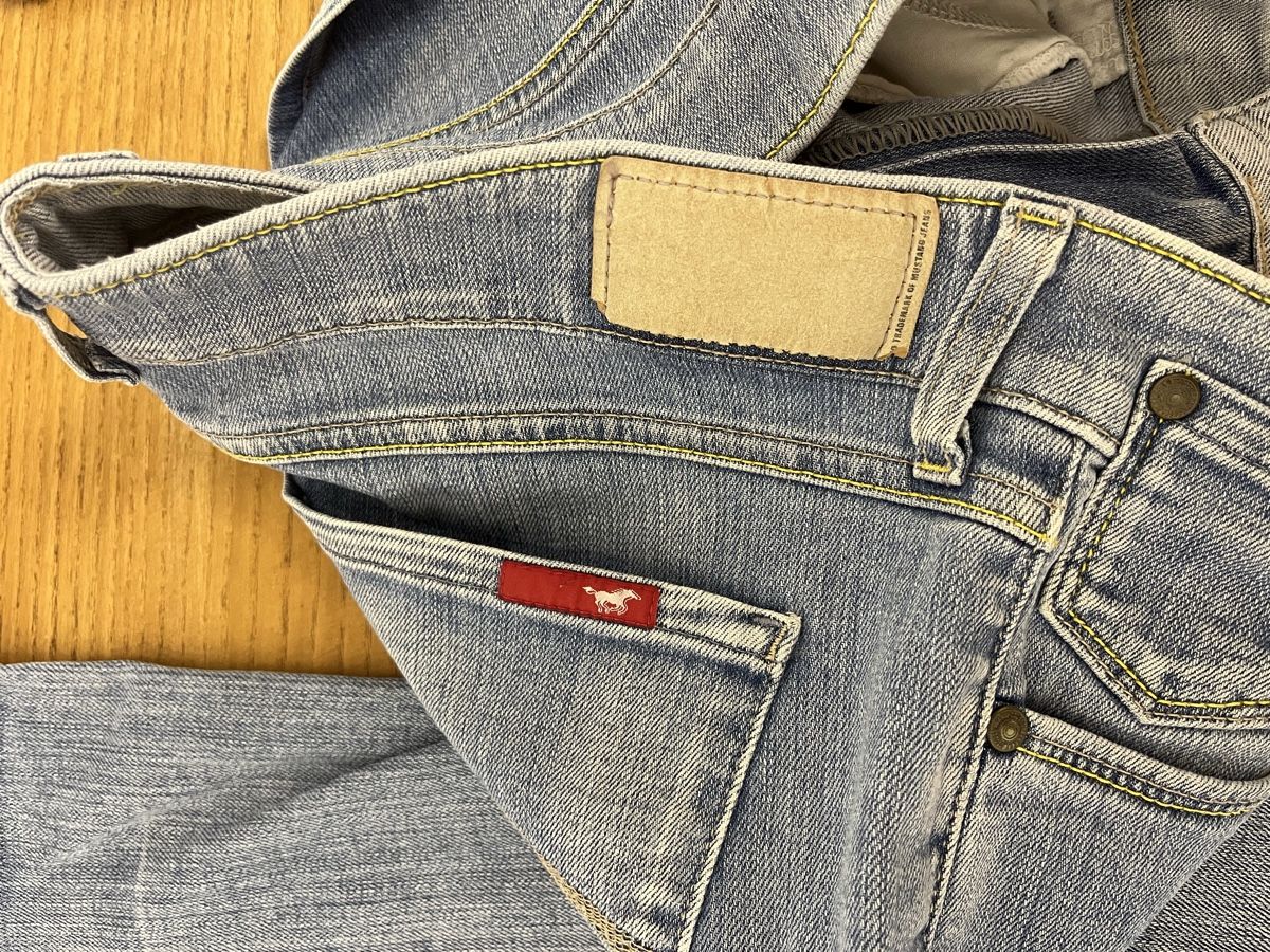 Jeans: Jeans Mustang Grösse 28/32 – Usato da Teufenthal AG venduto da Nanahu 3