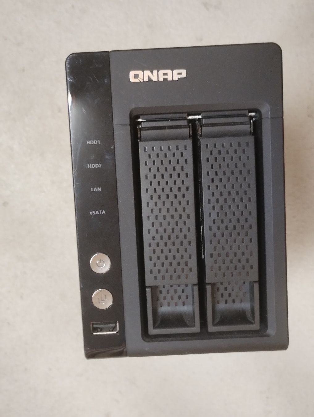 Qnap Disques durs: QNAP TS-221 NAS Network Attached Storage used – D'occasion à Zürich par danihell 3