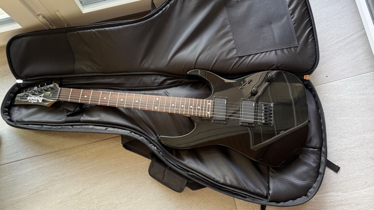 Ibanez Strumenti musicali: E-Gitarren Anfänger Set - Amp und Gitarre – Usato da Kloten venduto da Tux83 2