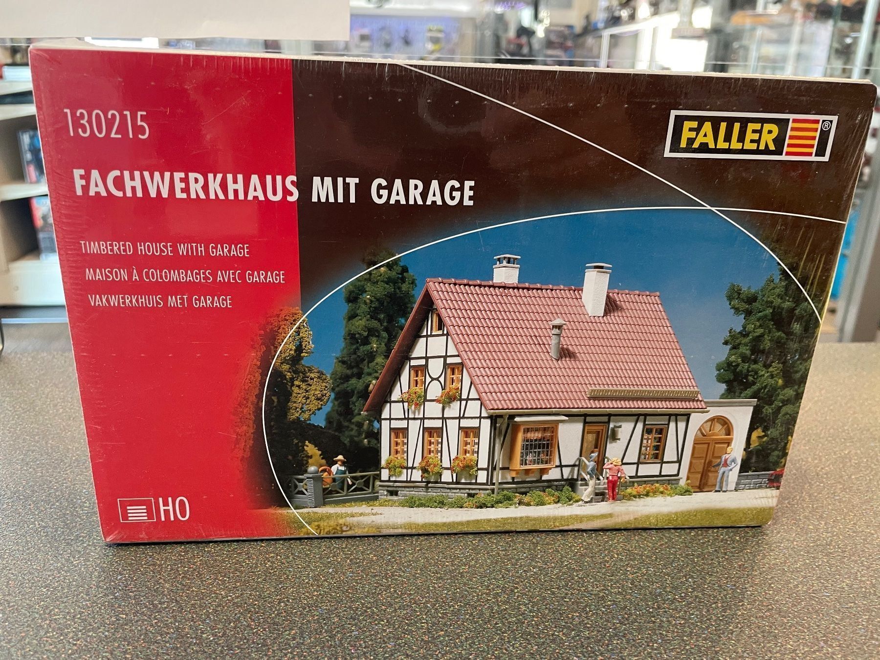 Faller Modellini di ferrovie: Faller H0 Fachwerkhaus mit garage – Nuovo e nell'imballaggio originale da Chiasso venduto da Carrara-Modellismo