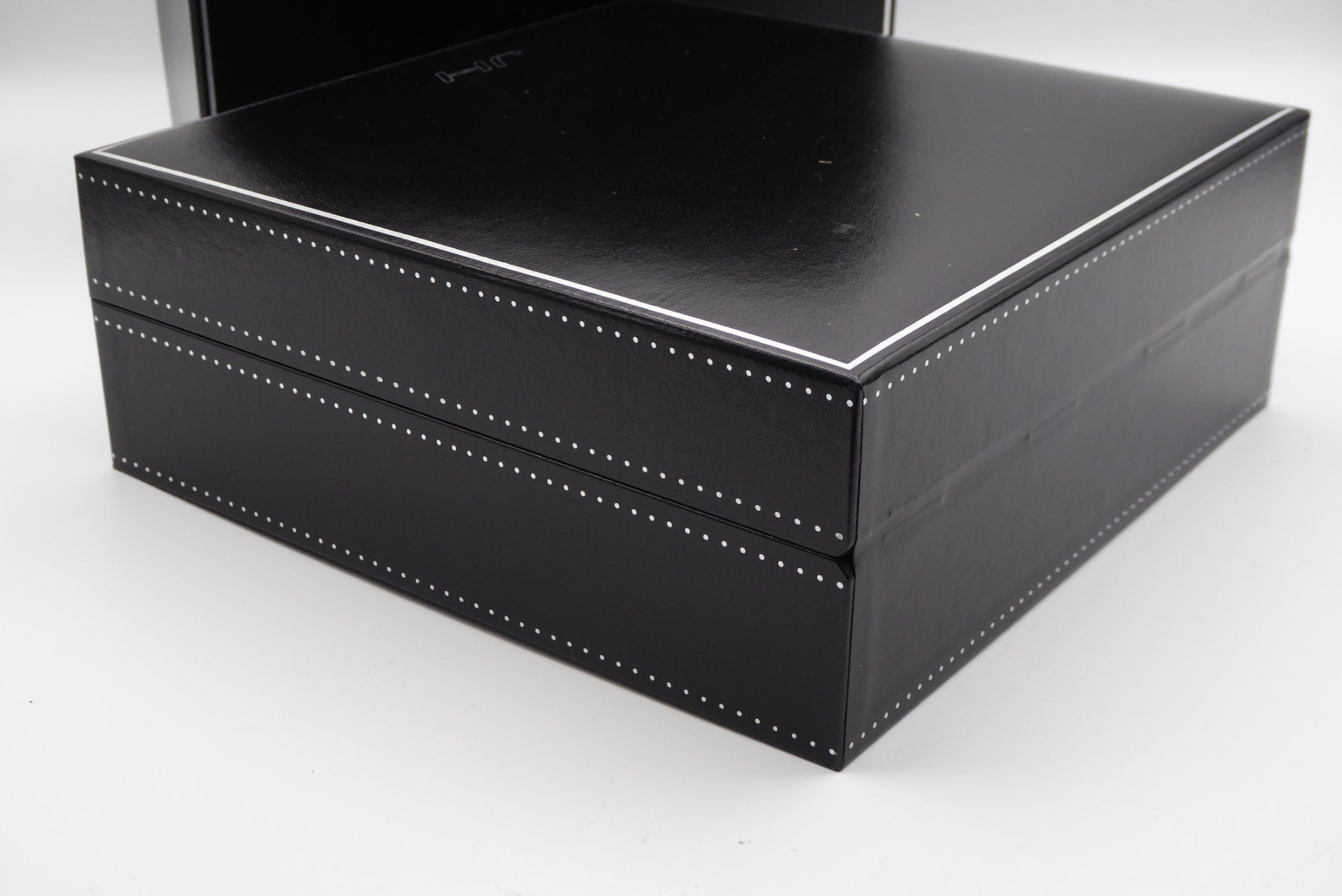 Scatole porta orologi: Jorg Hysek Box for Watch – Nuovo (secondo la descrizione) da Geneve venduto da adr_xk6n 3