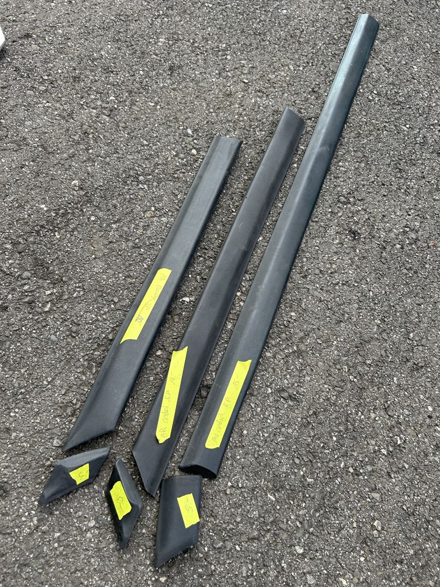 Volkswagen Tutti pezzi di ricambio auto: Baguettes VW golf 3 / VW vento  – Usato da Muraz (Collombey) venduto da Wolfdog1978